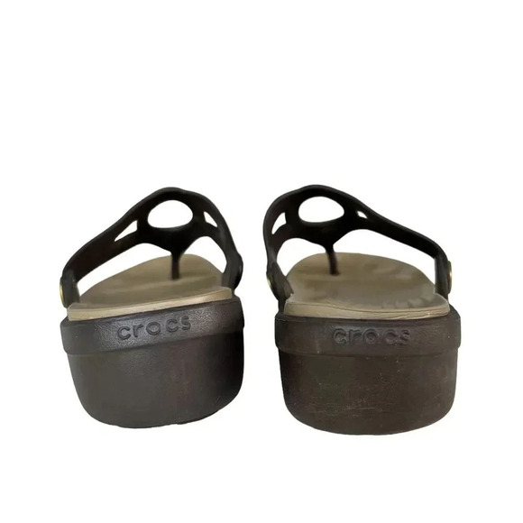 CROCS Women's Sanrah Metallic O-ring Wedge Thong Sandals Espresso Gold Size 10 - Picture 7 of 9